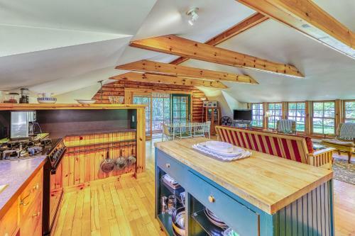 2 Bed 2 Bath Vacation Home In Charlotte
