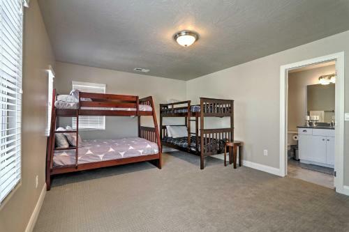 Modern Washington Townhome- 6 Mi From Red Cliffs!
