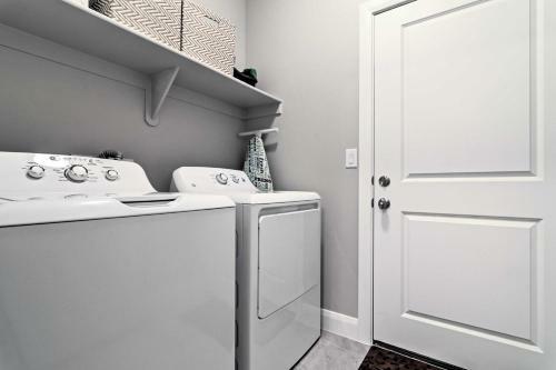 Modern Washington Townhome- 6 Mi From Red Cliffs!