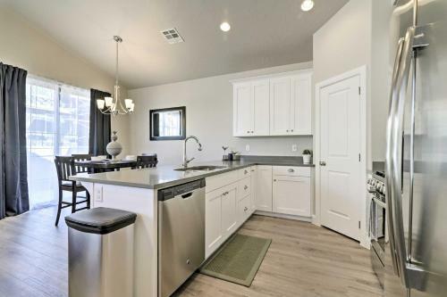 Modern Washington Townhome- 6 Mi From Red Cliffs!