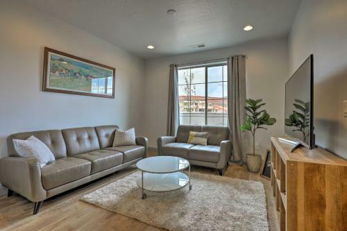 Washington Townhome With Views And Pool Access!