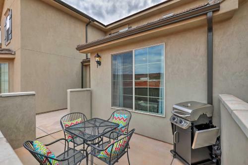 Washington Townhome With Views And Pool Access!