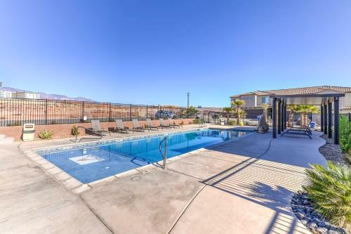 Vida Sol End Unit - Private Hot Tub & Firepit Townhouse