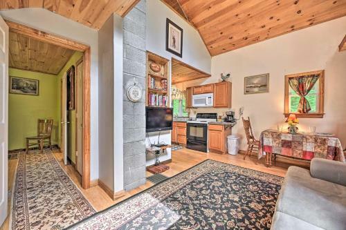 Cabin In The Untouched Woods, 3 Miles To Ski!
