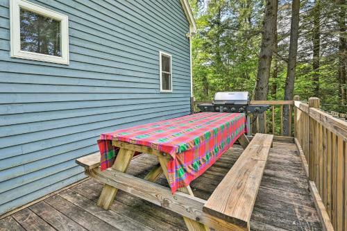 Cabin In The Untouched Woods, 3 Miles To Ski!