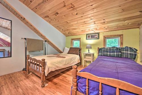 Cabin In The Untouched Woods, 3 Miles To Ski!