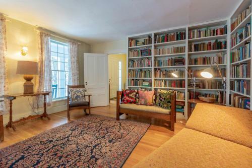 Postcard Perfect Mansion In Manchester Village