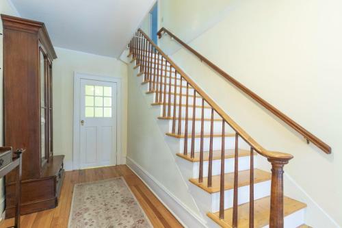 Postcard Perfect Mansion In Manchester Village
