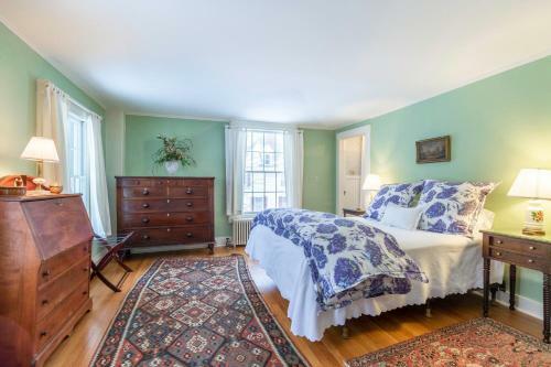 Postcard Perfect Mansion In Manchester Village