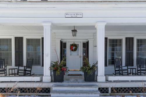 Postcard Perfect Mansion In Manchester Village