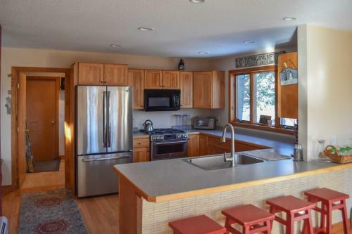 Family Ski Home, Mid-week Specials Available!
