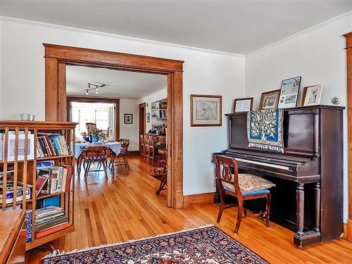 Pastoral Pittsford Home With Amazing Mountain Views!