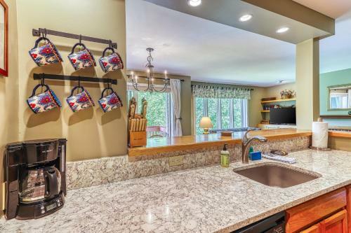 Sugarbush Ski In/ski Out - 2 Bed 2 Bath Apartment In Warren