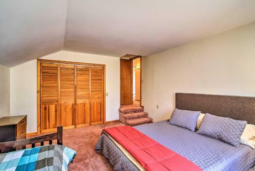 Spacious Wilmington Home With Game Room And Deck!