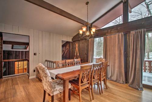 Stratton Mountain Chalet - Walk To Private Shuttle