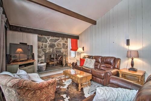 Stratton Mountain Chalet - Walk To Private Shuttle