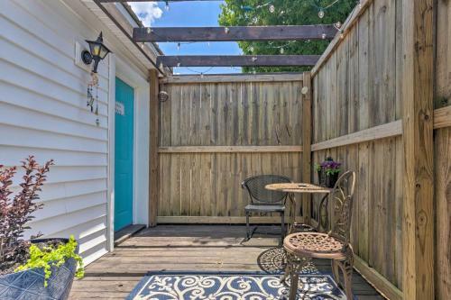 Private Solar Hill Apartment In Downtown Bristol!
