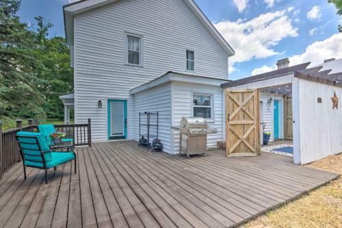 Private Solar Hill Apartment In Downtown Bristol!