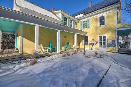 Riverside Retreat With Deck By Cornish-windsor Bridge