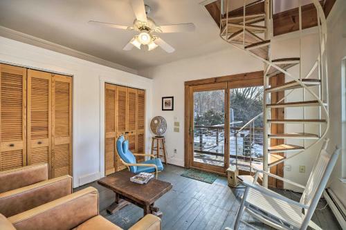 Riverside Retreat With Deck By Cornish-windsor Bridge