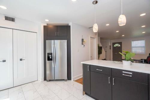 Modern Colonial 3br 2ba House 5m To Dc & Dca