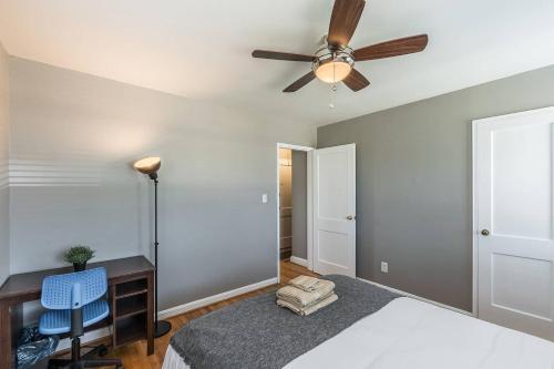 Deluxe 3br 2ba Townhouse With Cozy Backyard