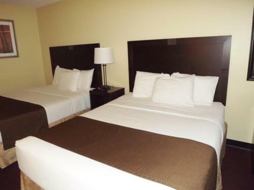 Posada River Edge Inn