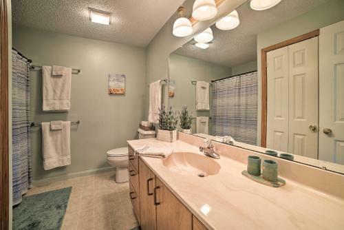 Slopeside Retreat In Massanutten With Hot Tub And Deck!