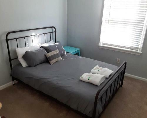 Comfy King Bed Close To Everything