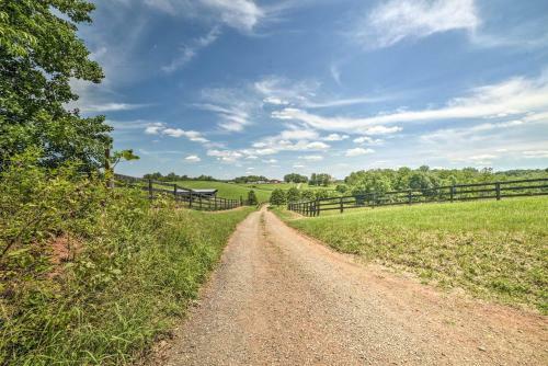 Cozy Rixeyville Cottage With Deck, Grill, And Stabling!