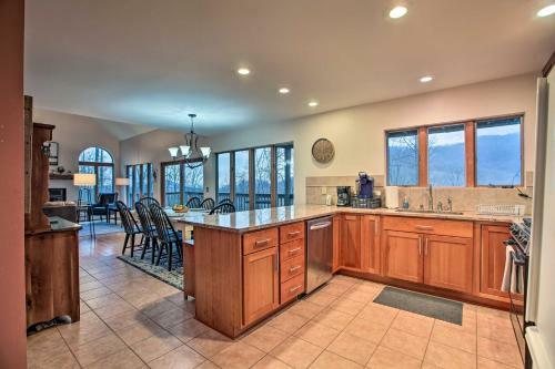 Large Hillside Home With Spacious Deck And Game Room!