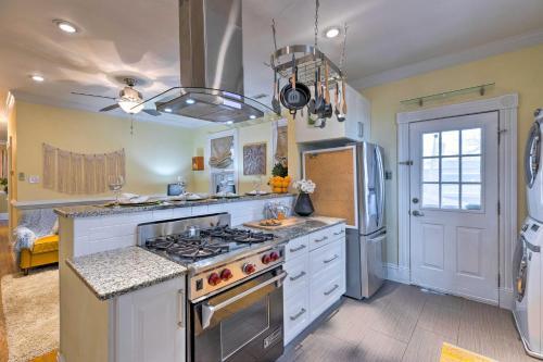 Chic Richmond Apartment With Deck And Patio!