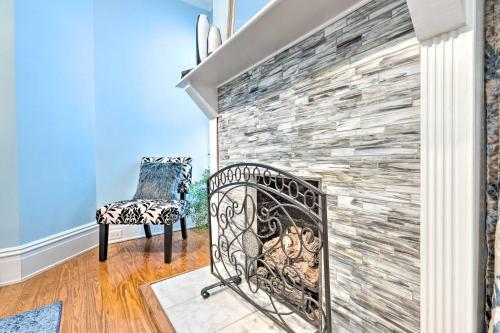 Chic Richmond Apartment With Deck And Patio!