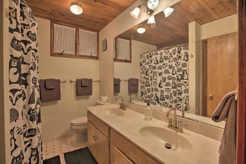 Spacious Wintergreen Home - Half Mile To Slopes!