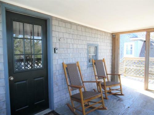 Posada Second Floor Apartment - Water & Town Views