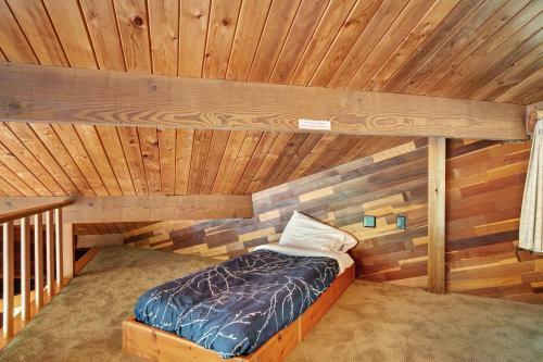 Rustic River Paradise - 1 Bed 2 Bath Vacation Home In Baring