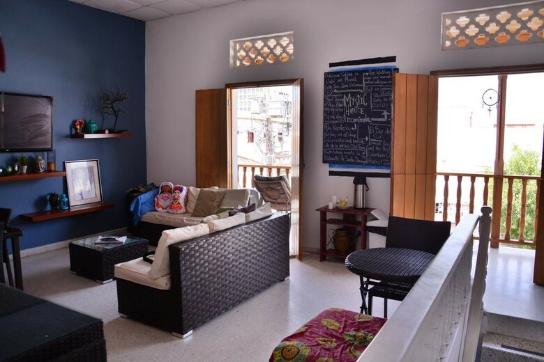 Mystic House Hostal