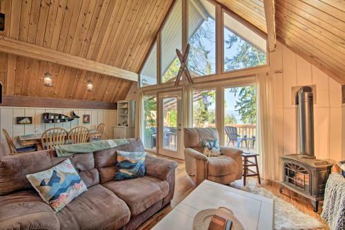 Unique Camano Cabin With Mountain And Water Views