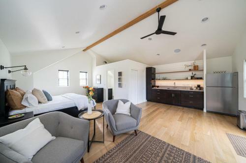 Summersalts #55 With Carriage House