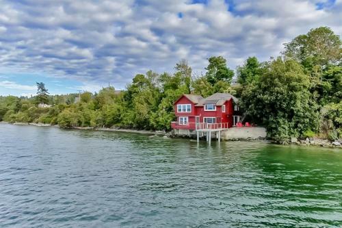 Heron House On The Cove