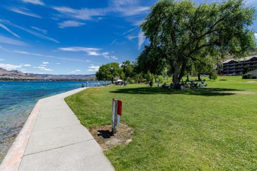 Lakeside Paradise