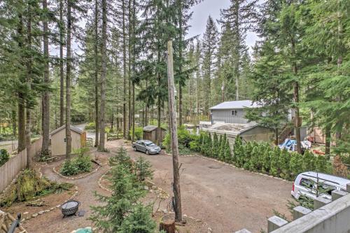Exquisite Gold Bar Home With Deck On Skykomish River
