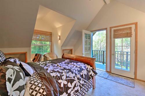 New! Riverfront Cabin Near Hiking And Stevens Pass
