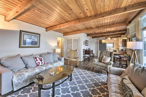 Puget Sound Home With Private Beach Access And Deck