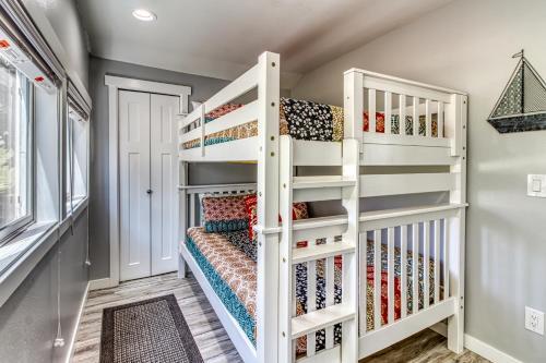 Lake Cruiser Cottage