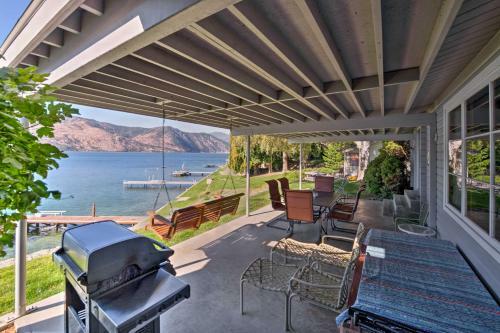 Waterfront Manson Cabin On Lake Chelan With Deck!