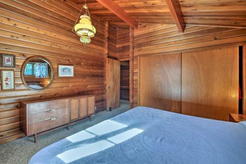 Waterfront Manson Cabin On Lake Chelan With Deck!