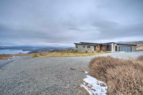 Lavish Lake Chelan Escape With Pool And Panoramic Views