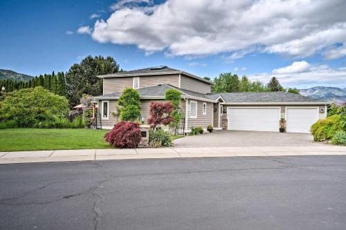 Lake Chelan Home Less Than 100 Yards To The Water!