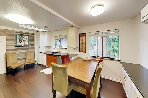 Apartamento Relaxing Retreat On Lush Acre - Furnished Deck Duplex
